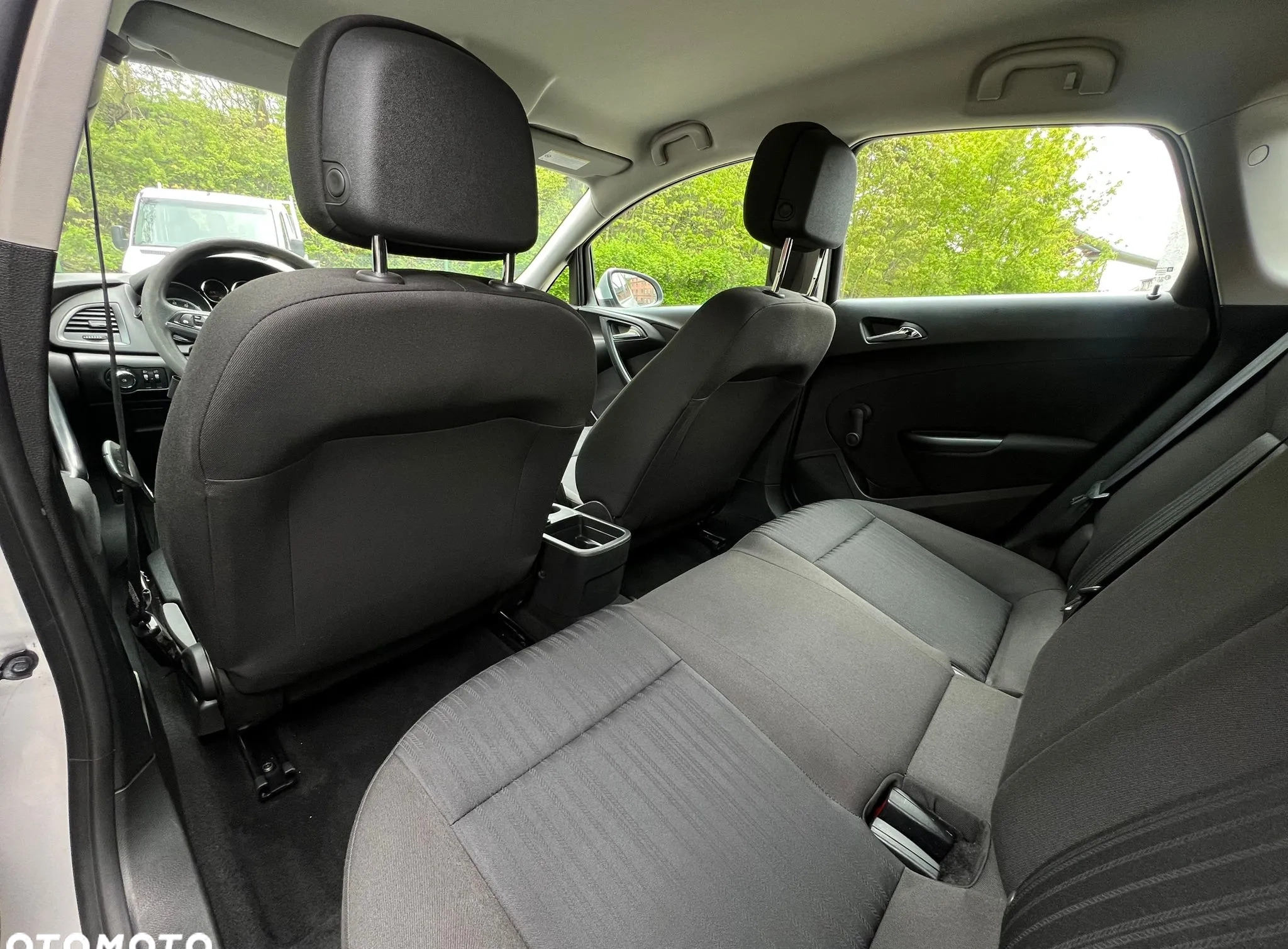 Opel Astra cena 25000 przebieg: 306000, rok produkcji 2014 z Piechowice małe 79